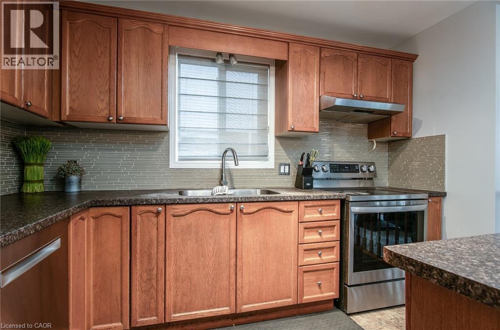 236 DARTMOOR Crescent - 23