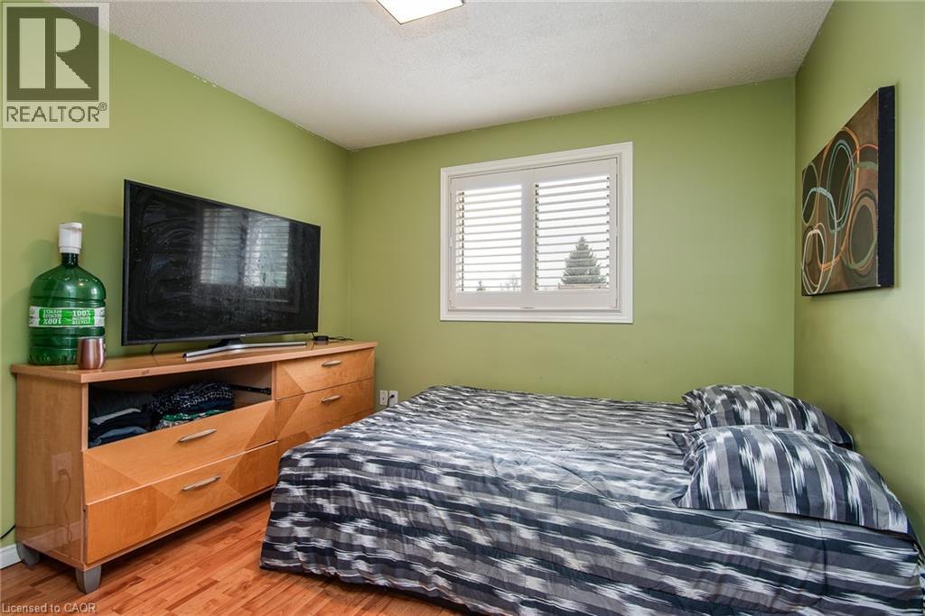 236 DARTMOOR Crescent - 29
