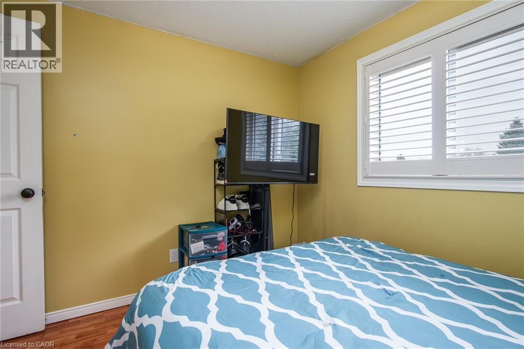 236 DARTMOOR Crescent - 33