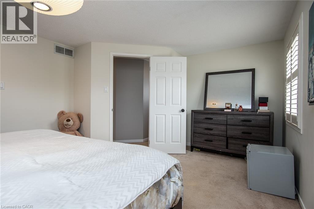 236 DARTMOOR Crescent - 36
