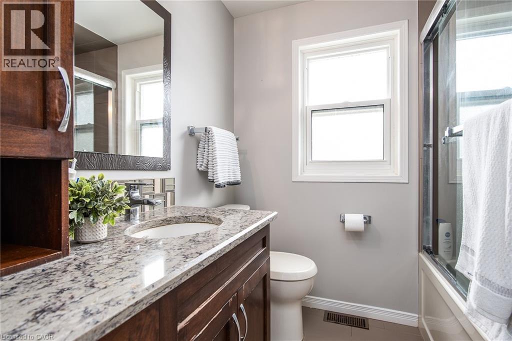 236 DARTMOOR Crescent - 37