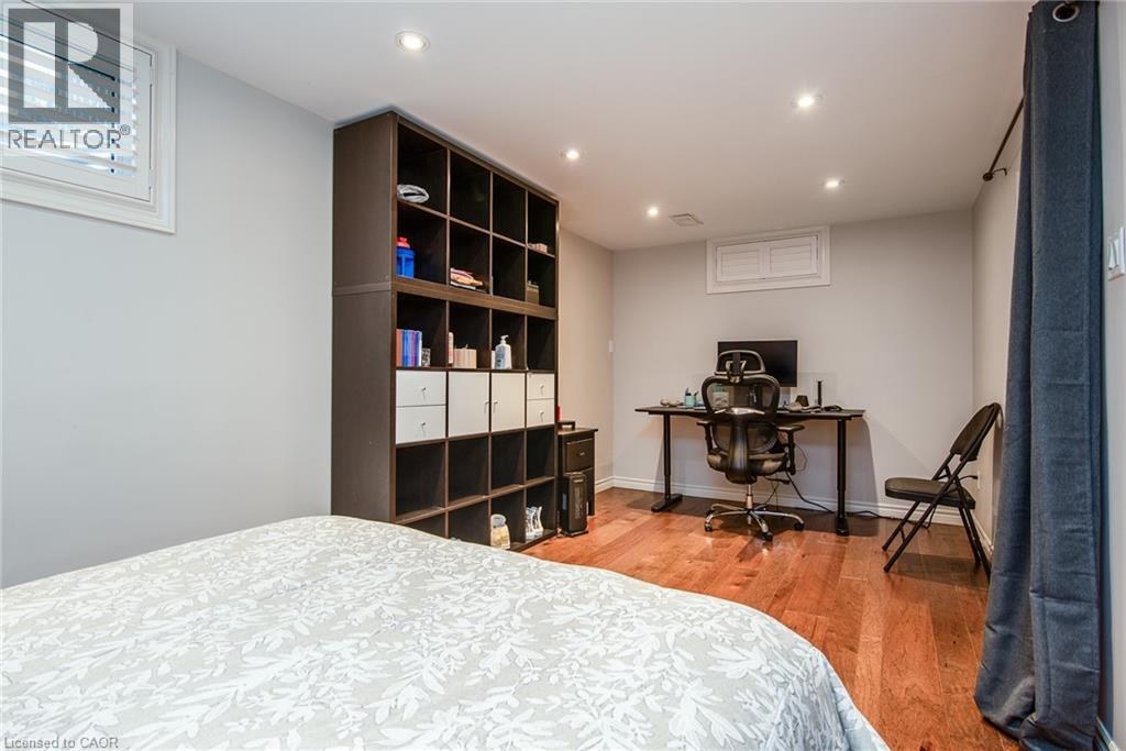 236 DARTMOOR Crescent - 41