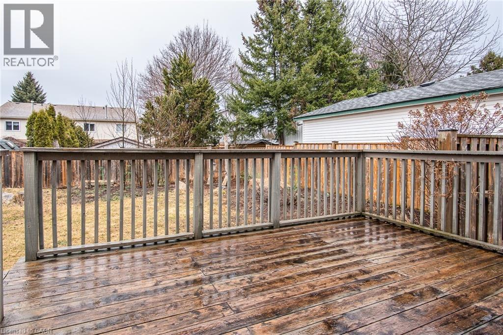 236 DARTMOOR Crescent - 5