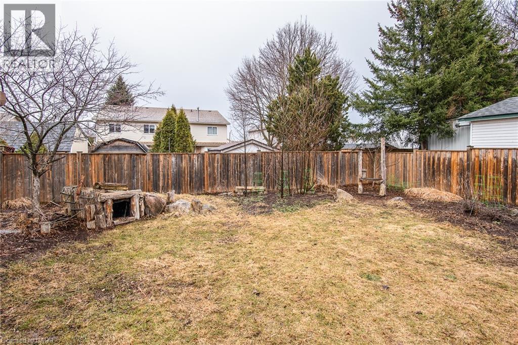 236 DARTMOOR Crescent - 7
