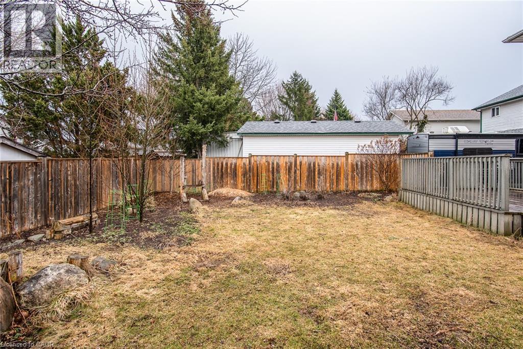 236 DARTMOOR Crescent - 8
