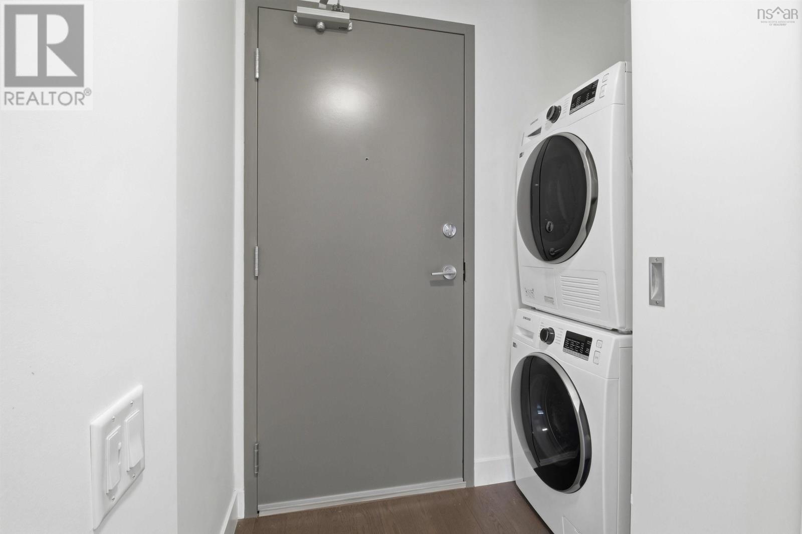 Property 15 of 37 of 406 1048 Wellington Street