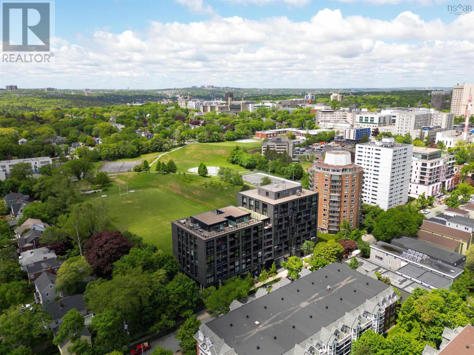 Property 30 of 37 of 406 1048 Wellington Street