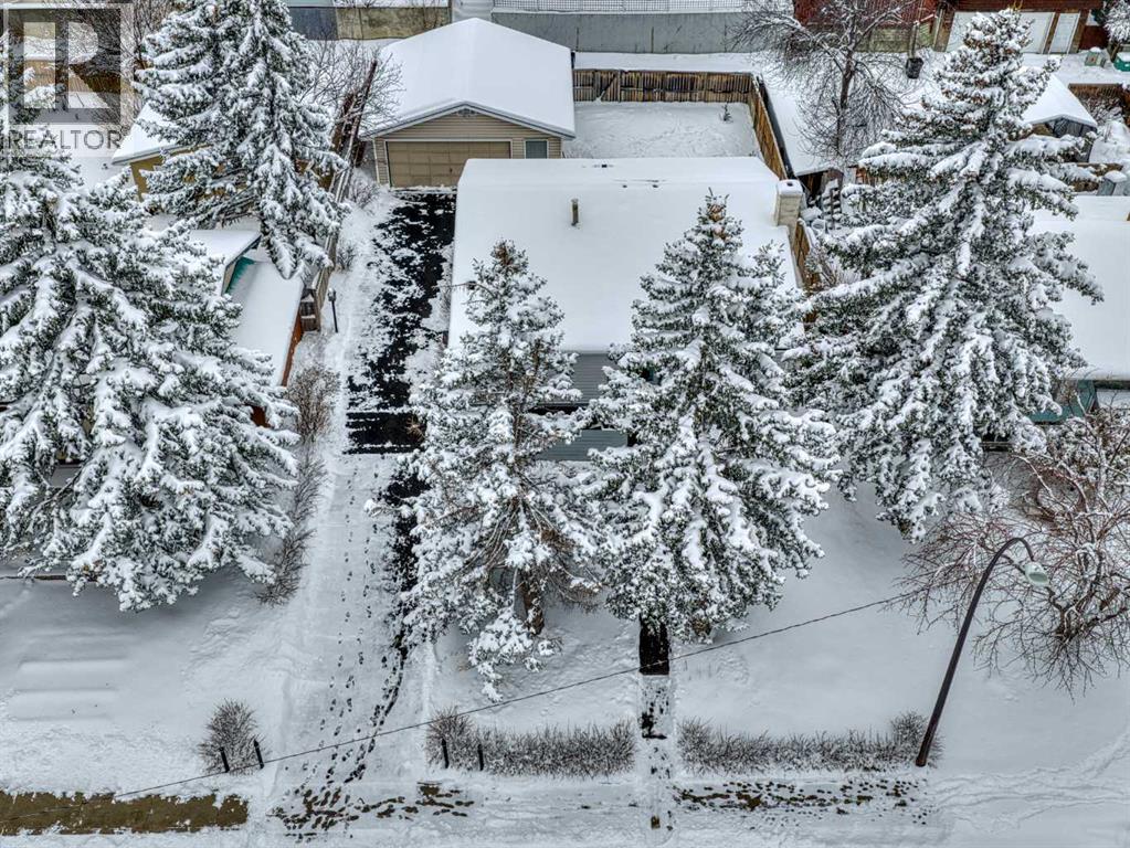 Single Family House Bungalow for Sale in  Hunterview Drive NW Huntington Hills Calgary 