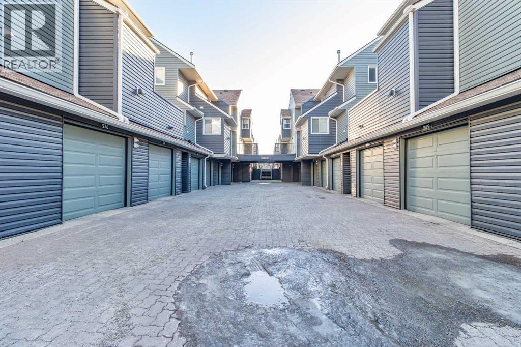 Single Family House for Sale in   Glamis Green SW Glamorgan Calgary 