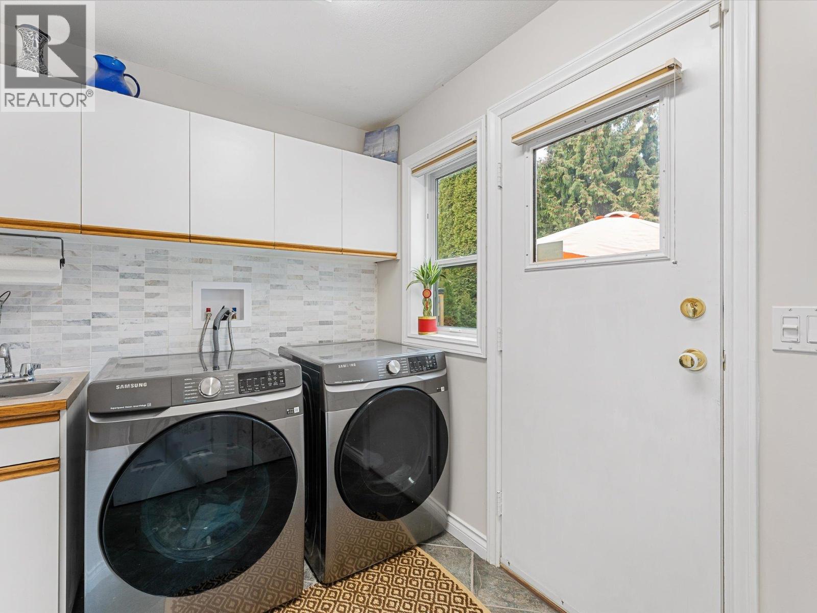 3838 BEACH AVENUE - 28