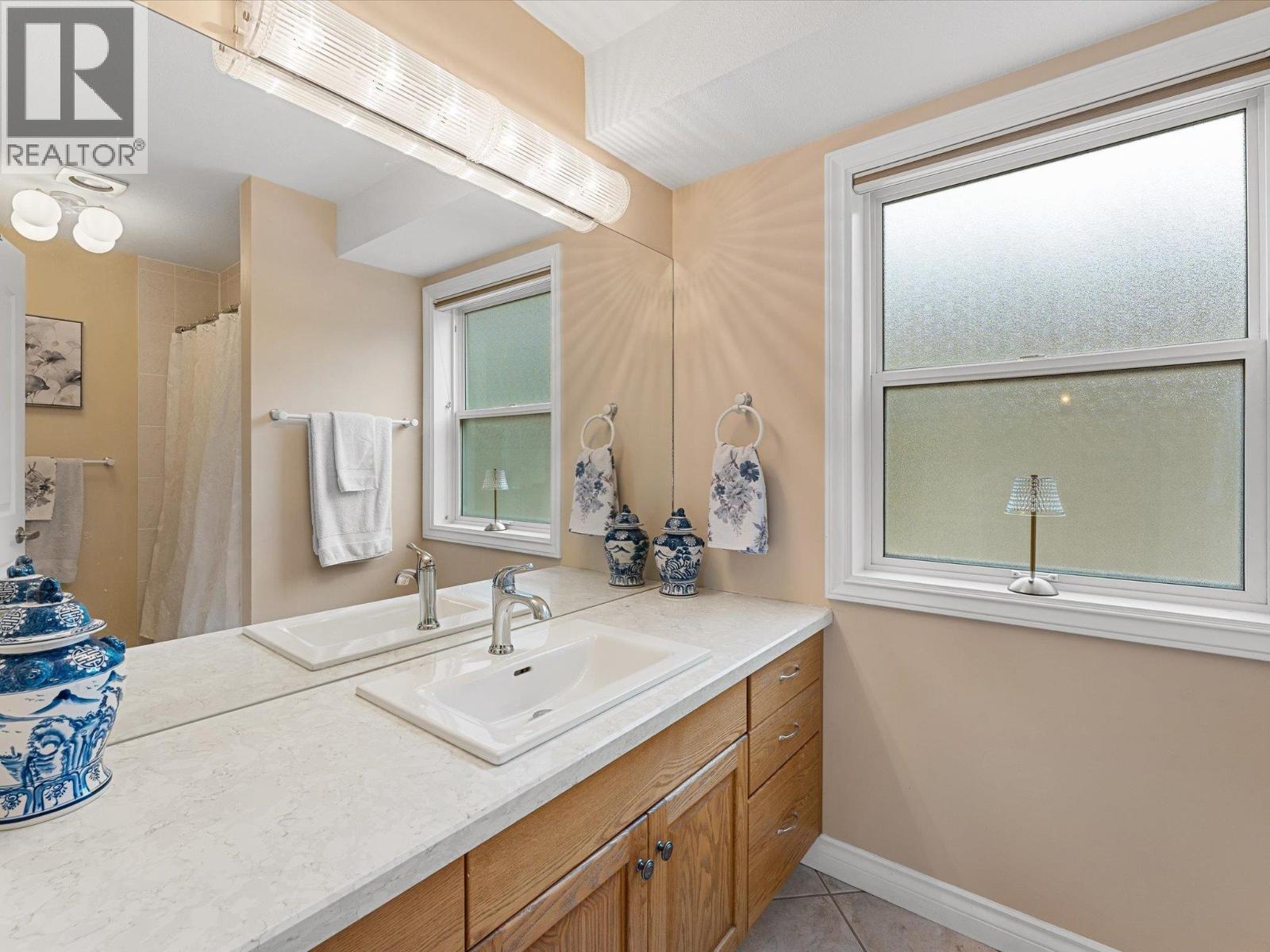 3838 BEACH AVENUE - 40