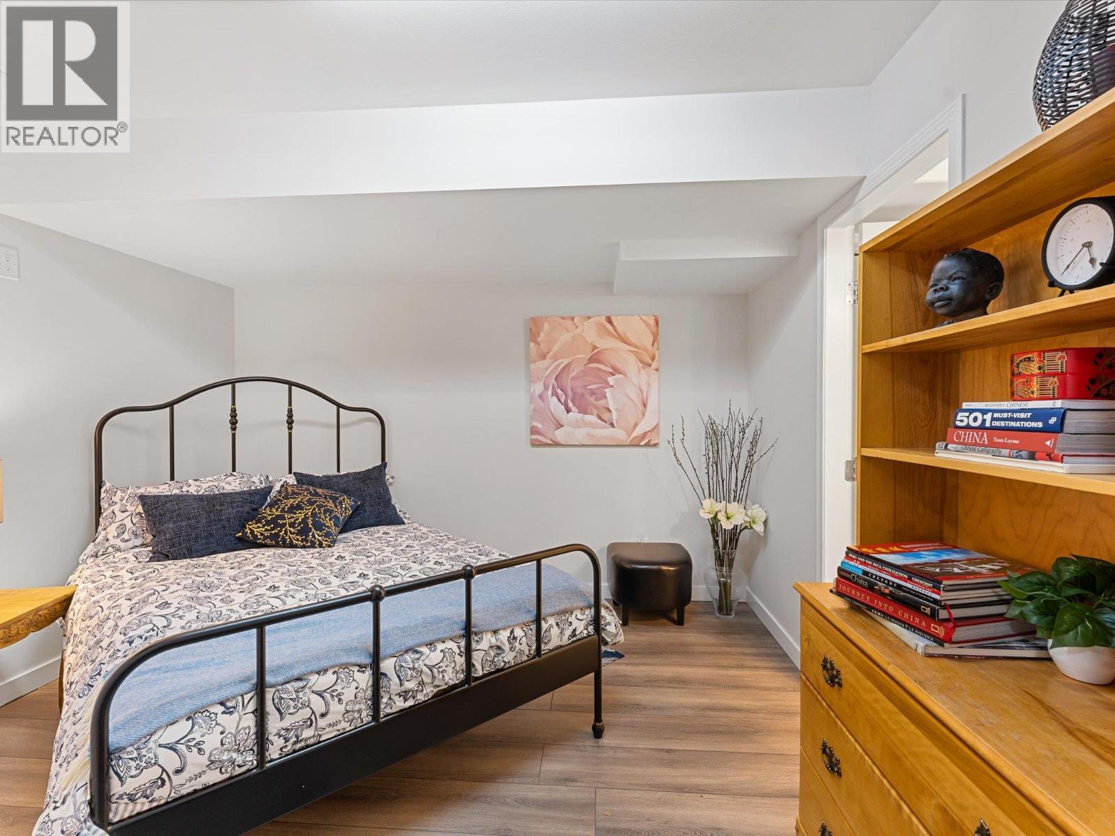 3838 BEACH AVENUE - 44