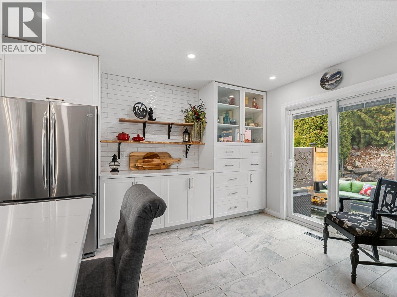 3838 BEACH AVENUE - 24