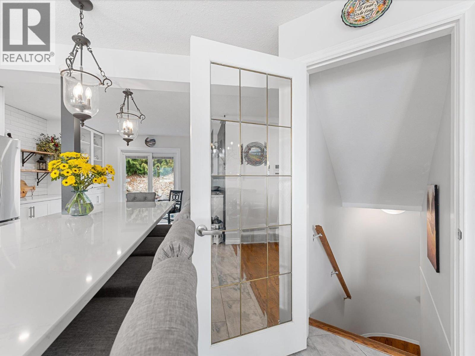 3838 BEACH AVENUE - 42