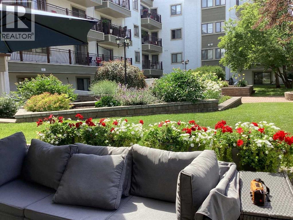 Single Family House for Sale in    Avenue SW Windsor Park Calgary 