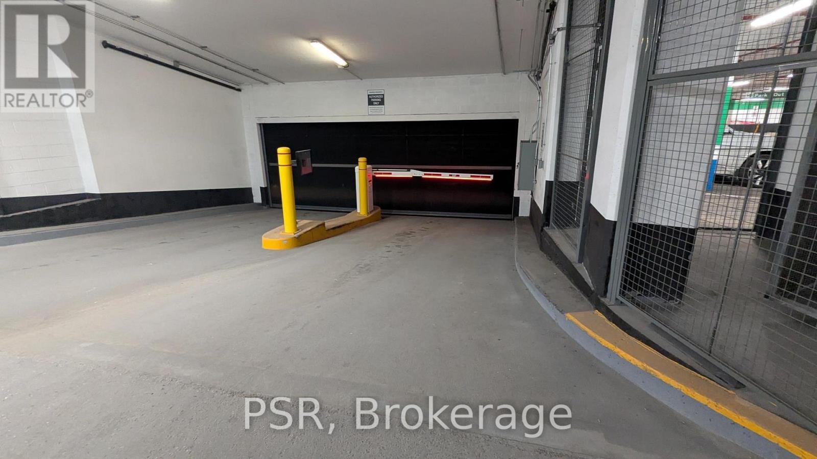 P81 - 11 WELLESLEY STREET W