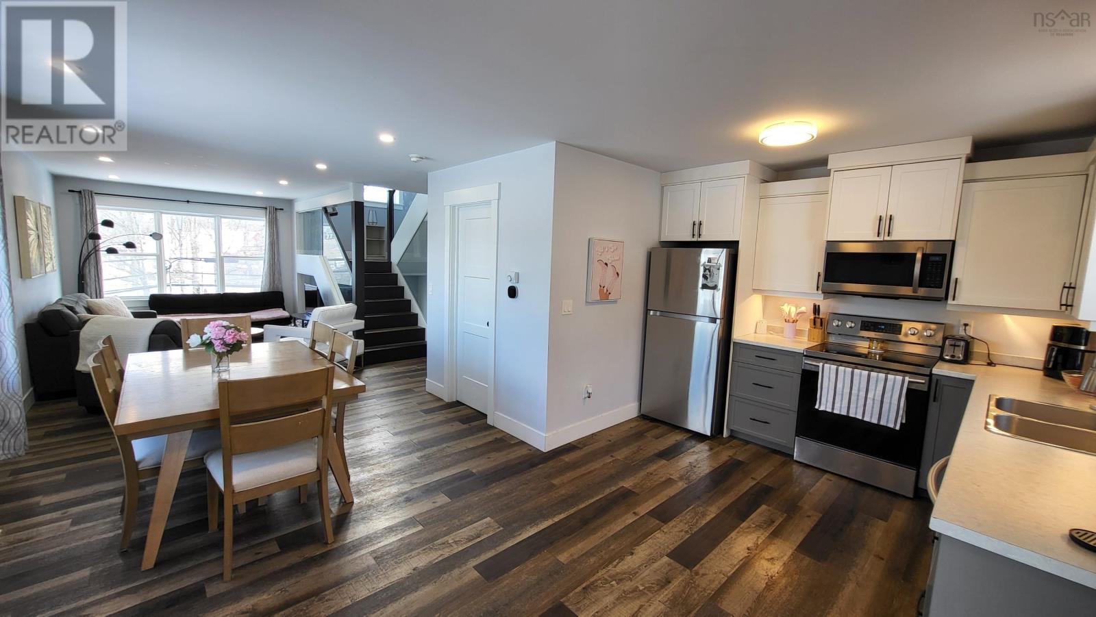 Property 31 of 41 of 52 & 54 Gaspereau Avenue