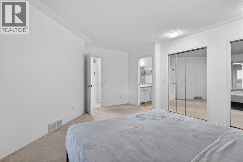 Single Family House for Sale in  Sierra Morena Green SW Signal Hill Calgary 