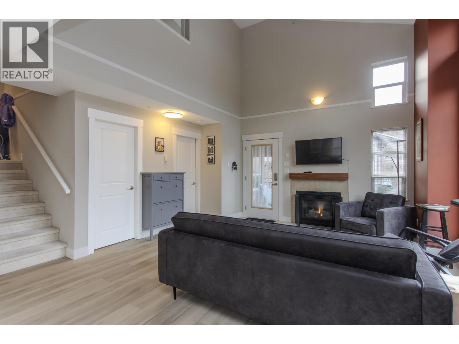 201 1174 WINGTIP PLACE, Squamish