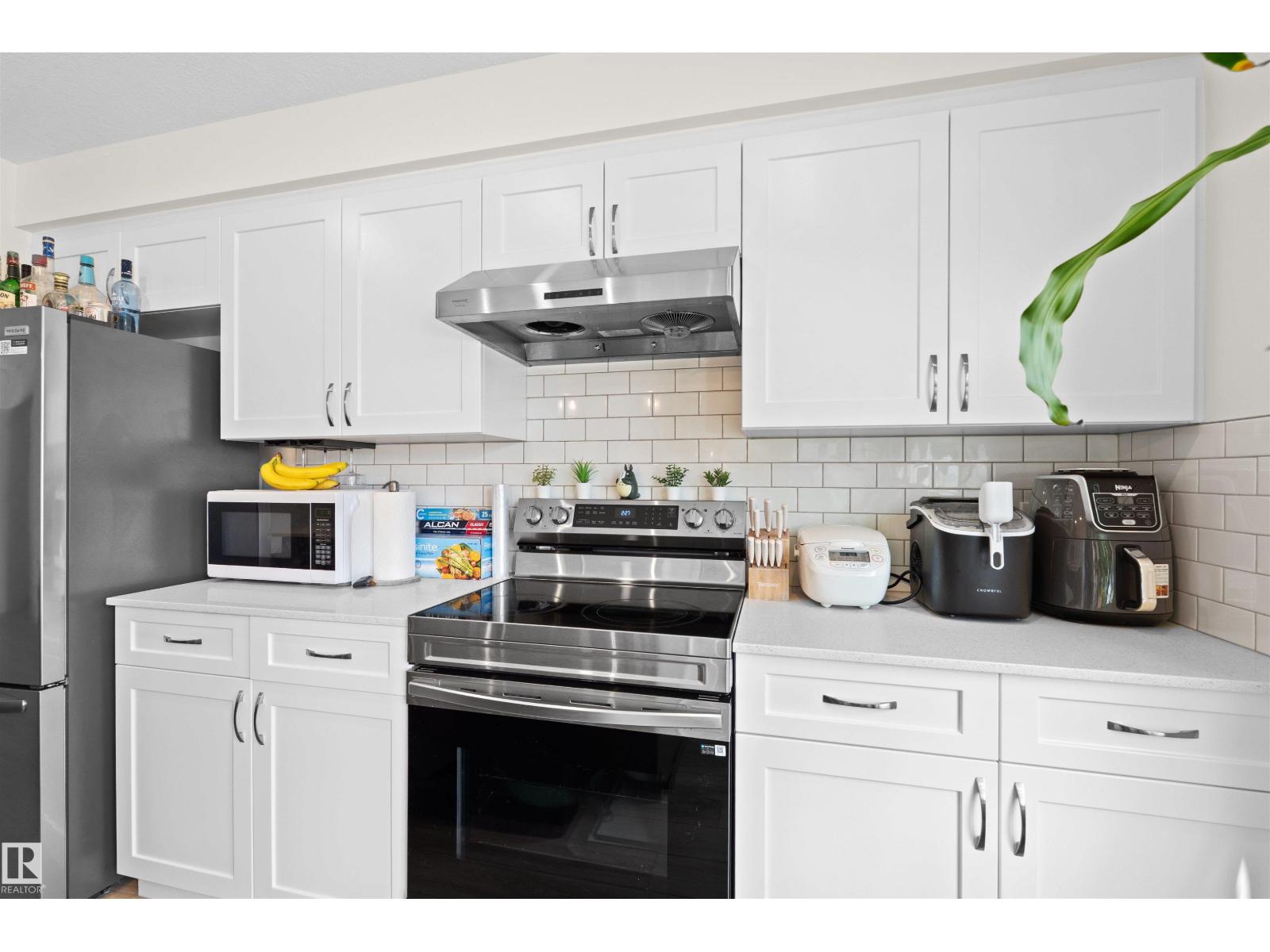 17651 49 ST NW - 10