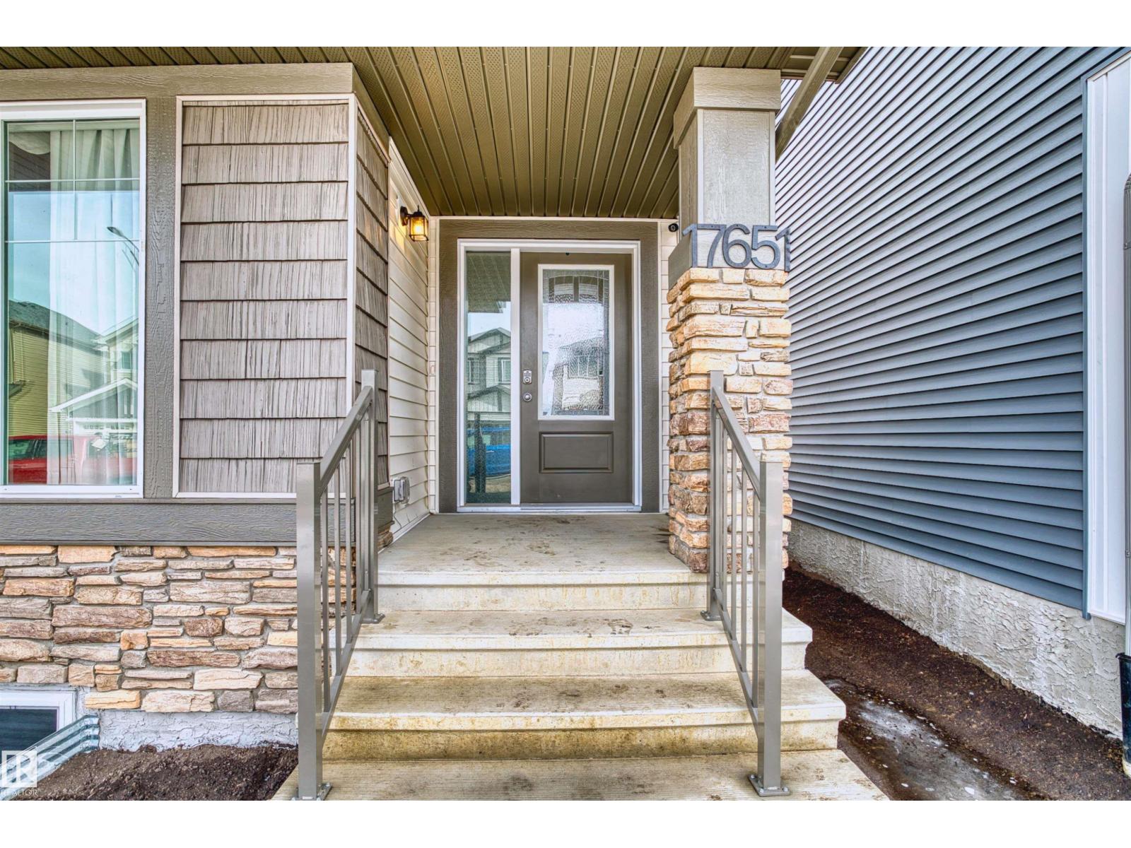 17651 49 ST NW - 2