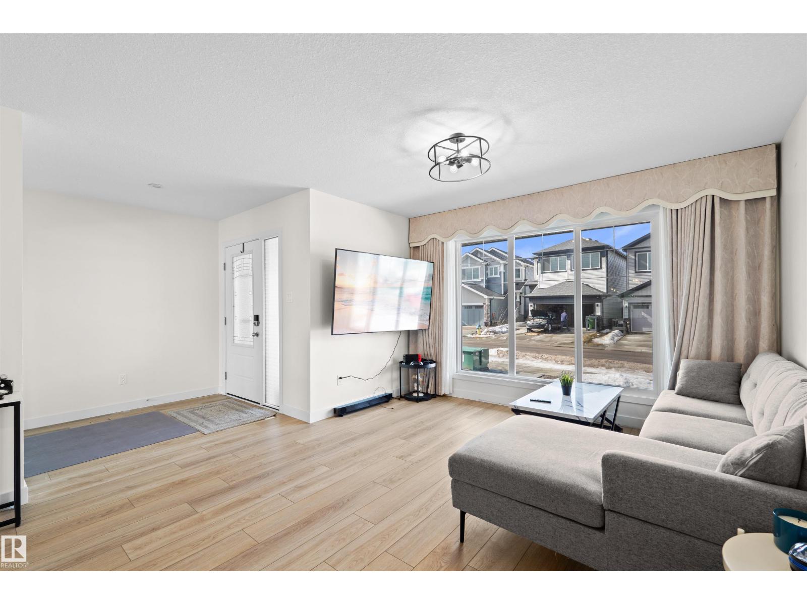 17651 49 ST NW - 3