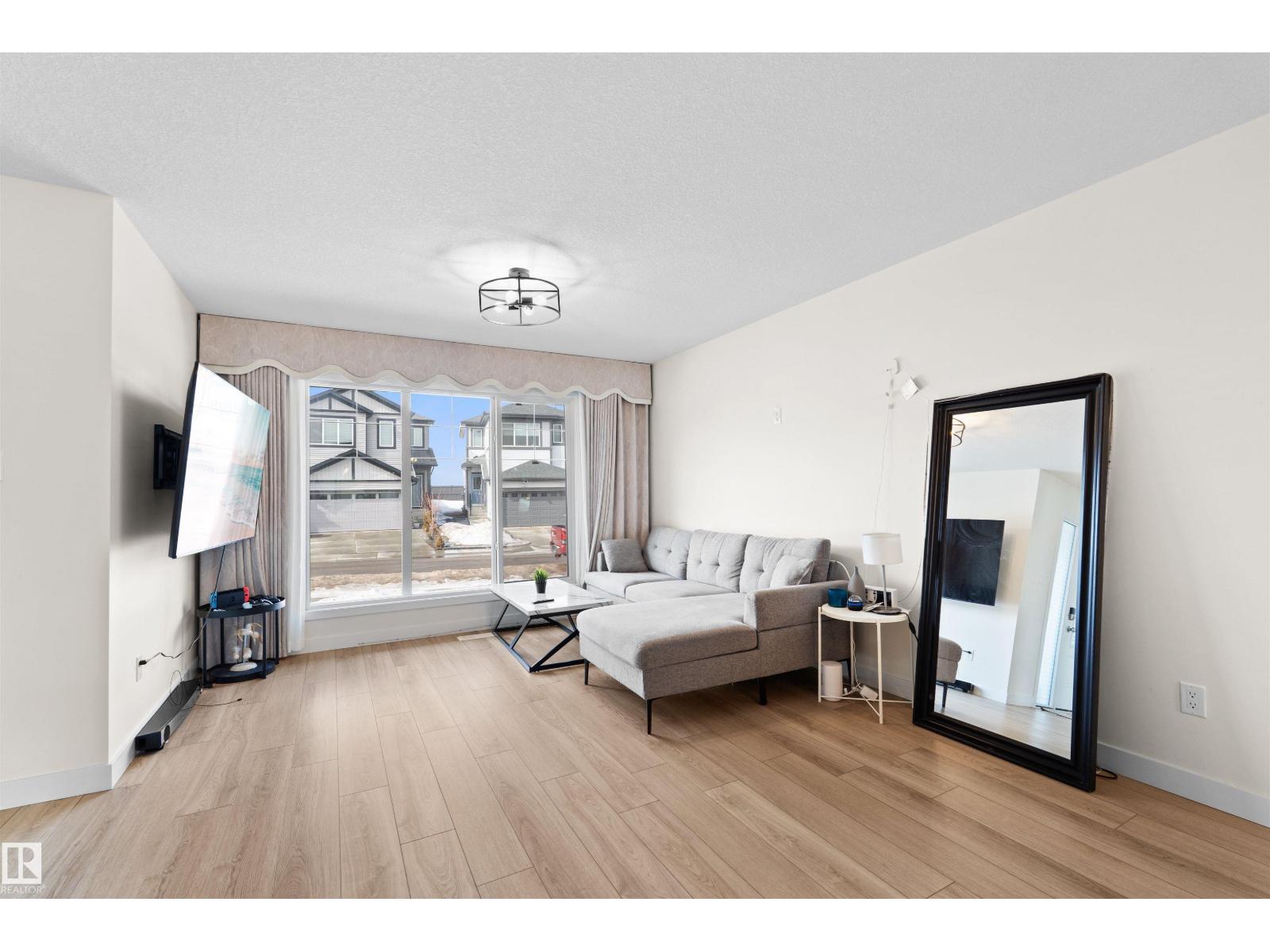 17651 49 ST NW - 4