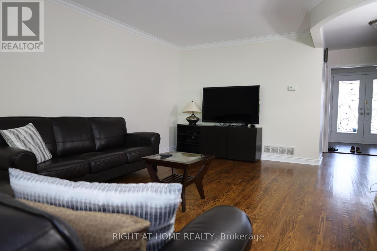 236 YORK MILLS ROAD - 14