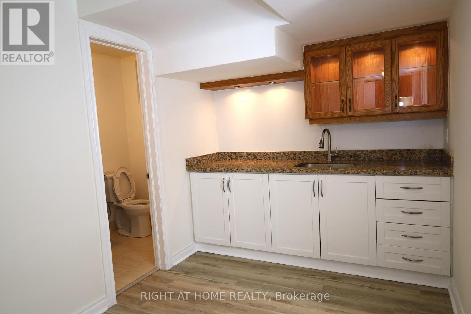 236 YORK MILLS ROAD - 34