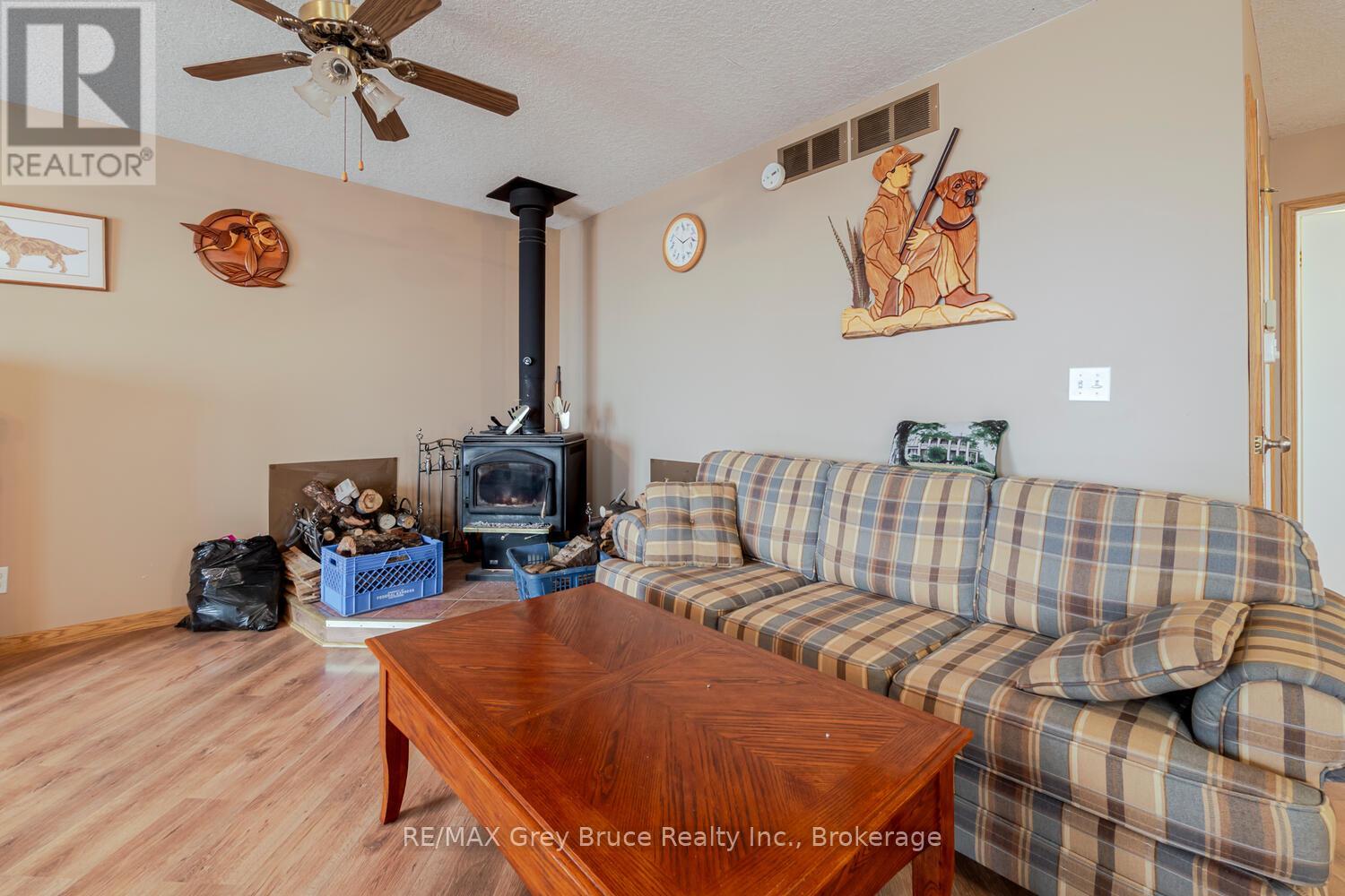 504240 GREY ROAD 1 ROAD W - 16