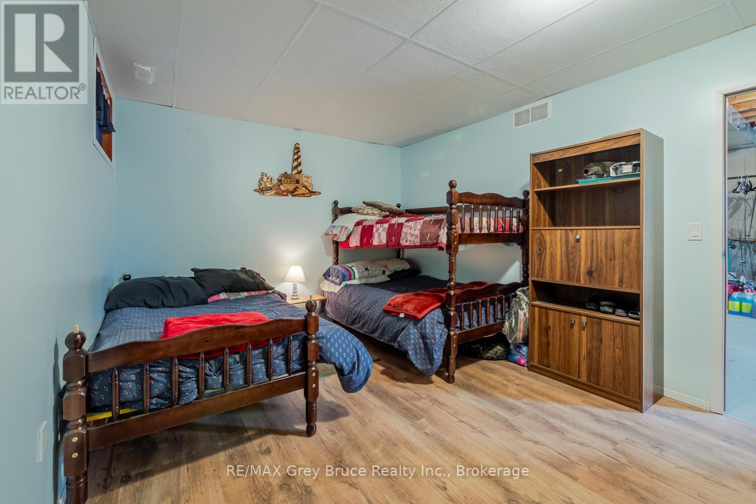 504240 GREY ROAD 1 ROAD W - 29