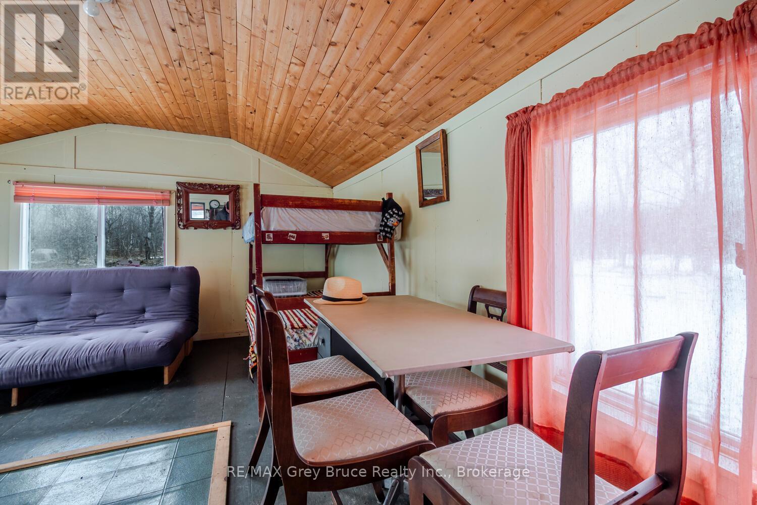 504240 GREY ROAD 1 ROAD W - 43