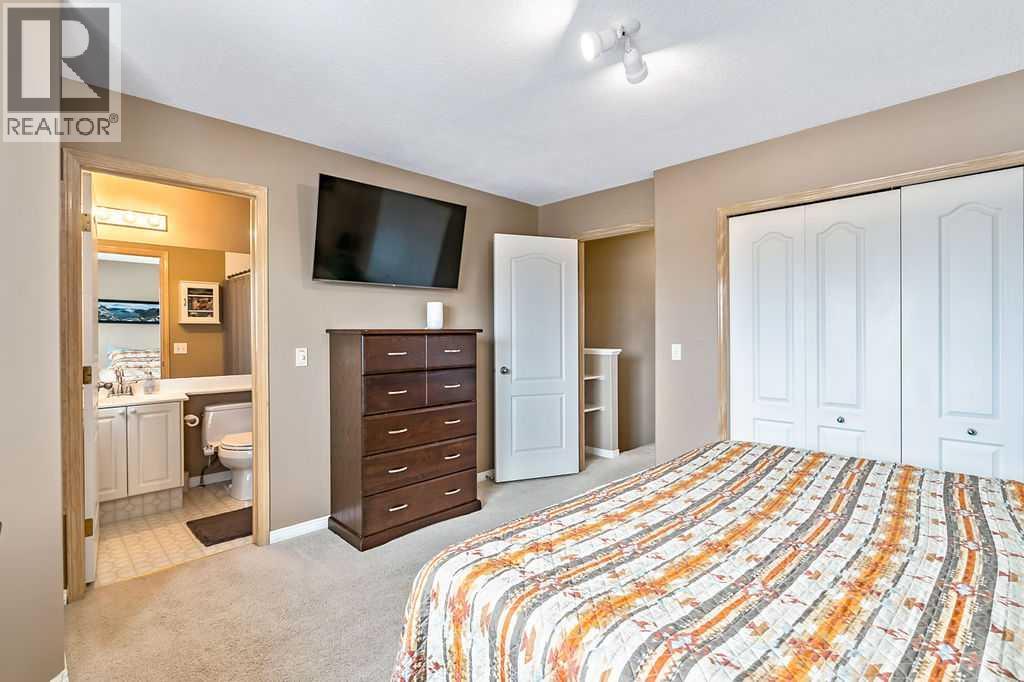Single Family House for Sale in  Chaparral Ridge Way SE Chaparral Calgary 