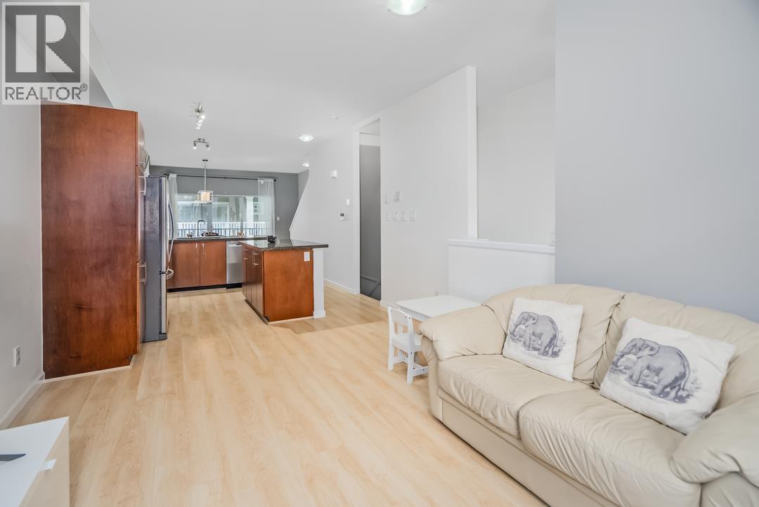 35 935 EWEN AVENUE, New Westminster