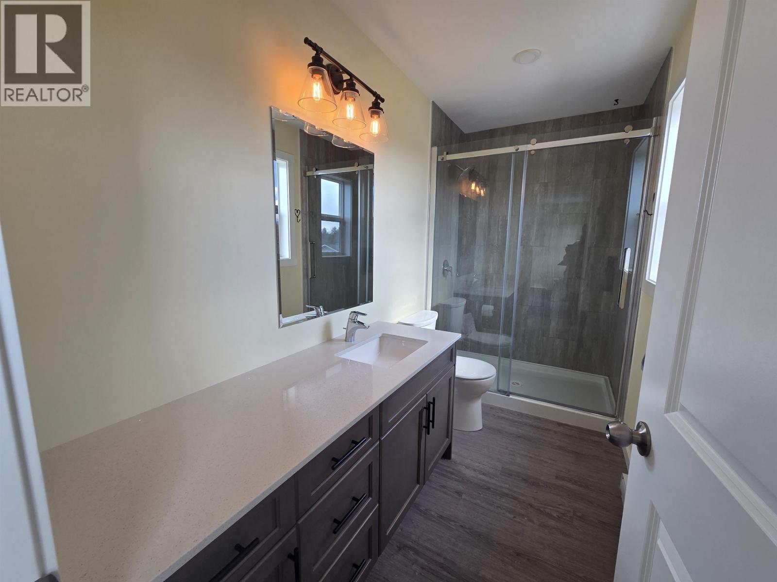 5105 JOLLIFFE Avenue, Terrace