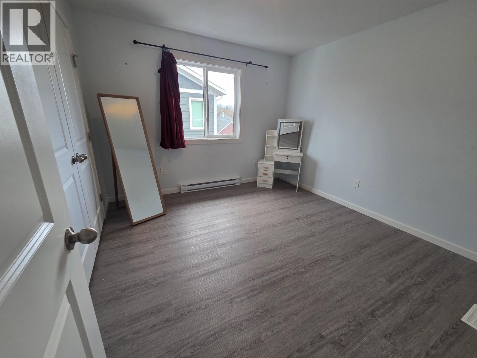 5105 JOLLIFFE Avenue, Terrace