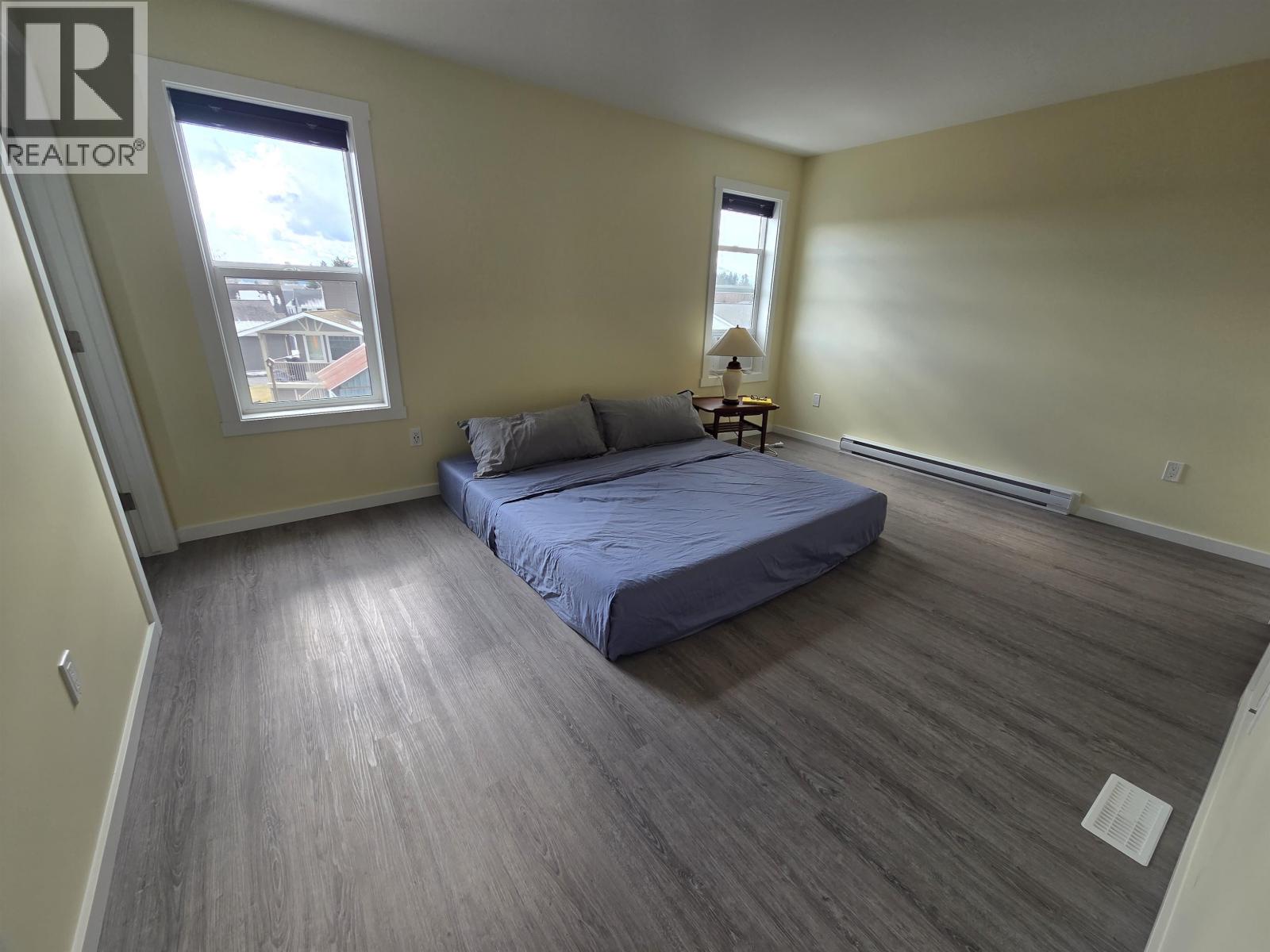 5105 JOLLIFFE Avenue, Terrace