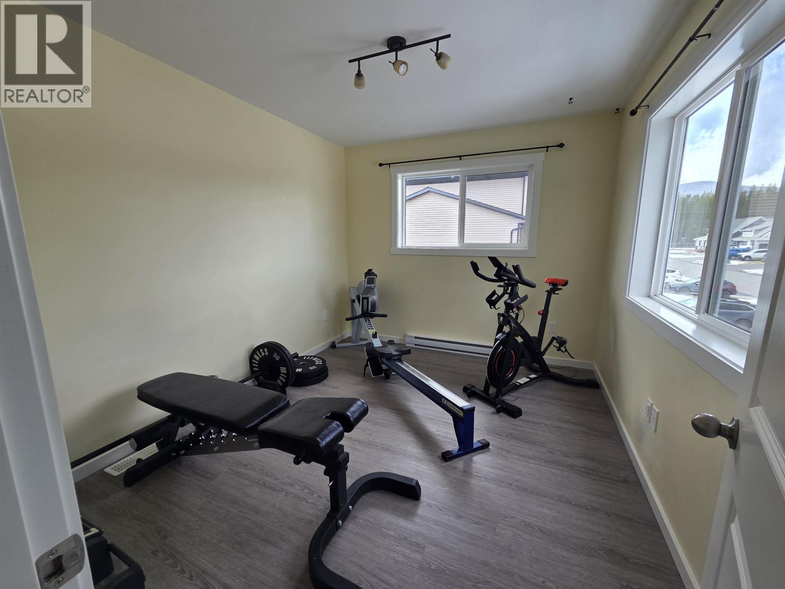 5105 JOLLIFFE Avenue, Terrace