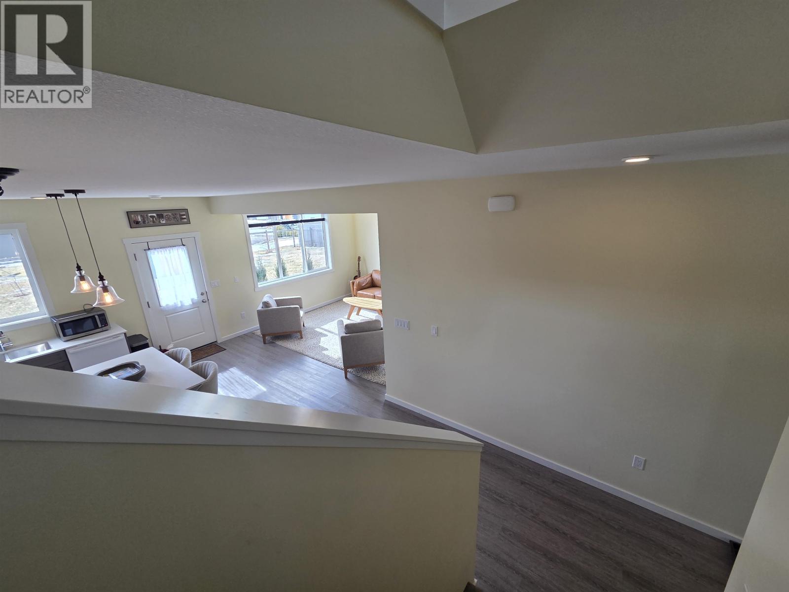 5105 JOLLIFFE Avenue, Terrace