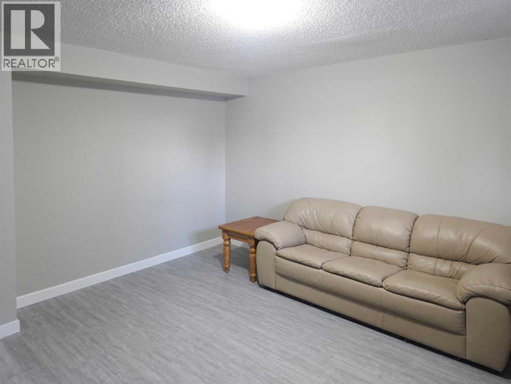 Single Family House for Sale in  Hidden Valley Crescent NW Hidden Valley Calgary 