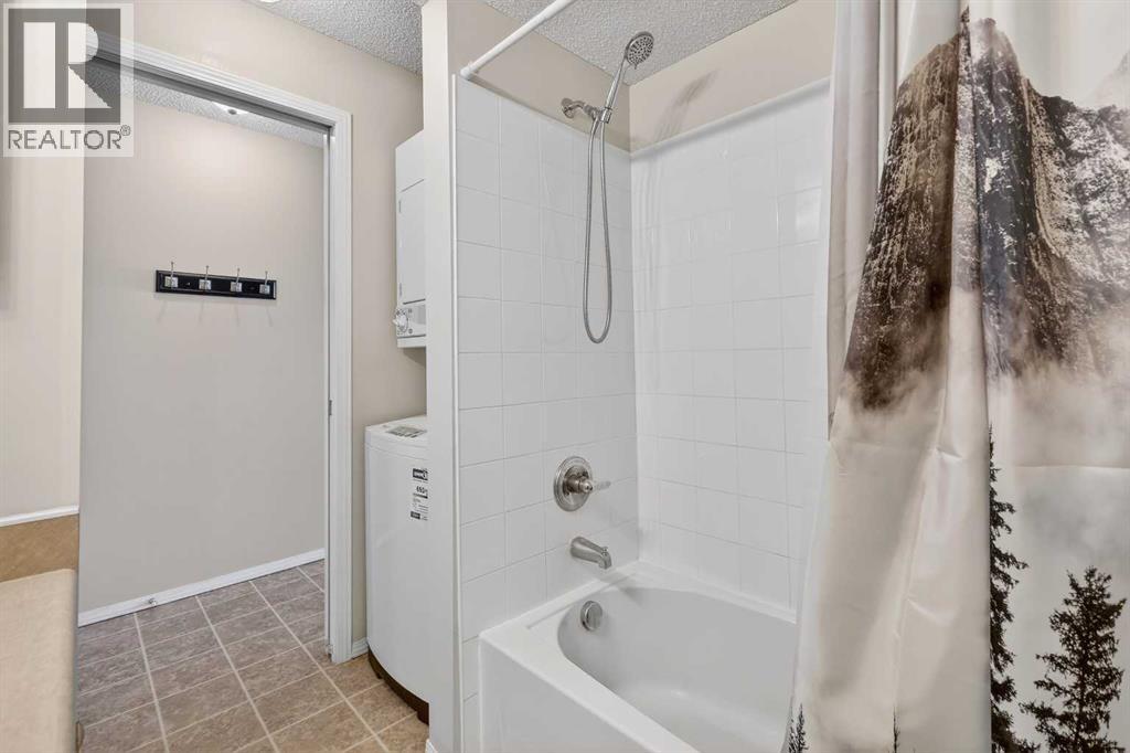 Single Family House for Sale in   eversyde Avenue SW Evergreen Calgary 