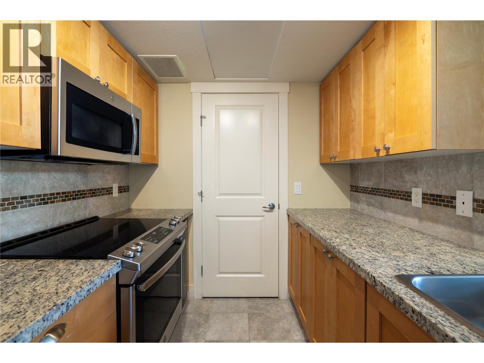 #416 4205 Gellatly Road - 16