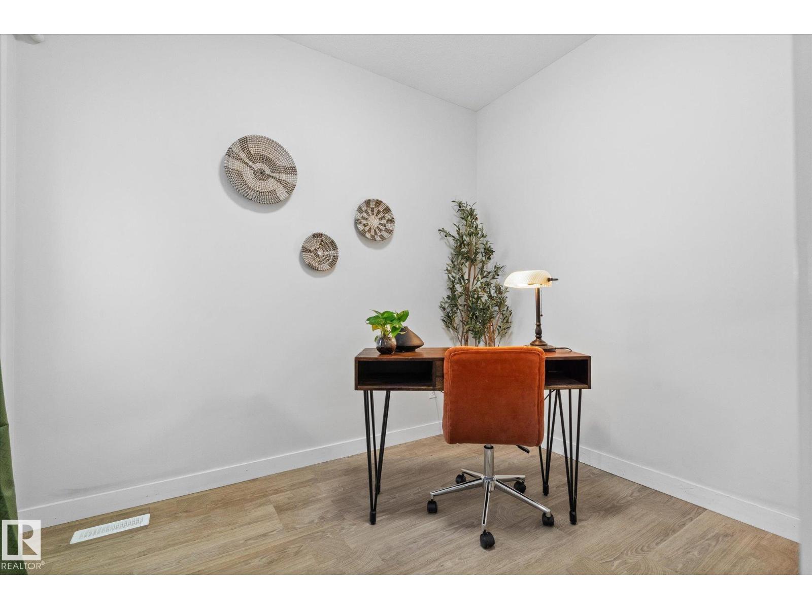 82 MEADOWLAND WY - 8