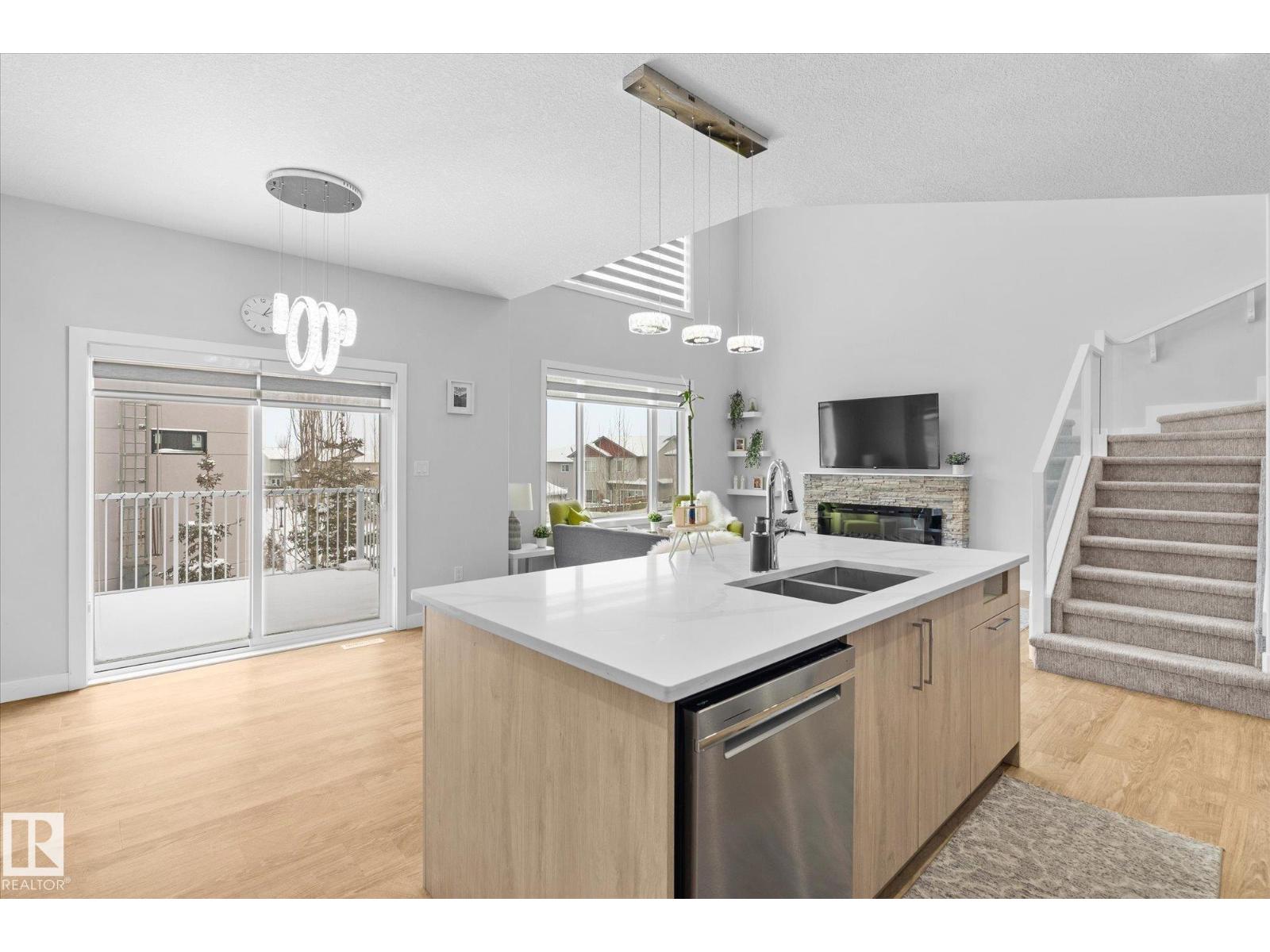 82 MEADOWLAND WY - 13