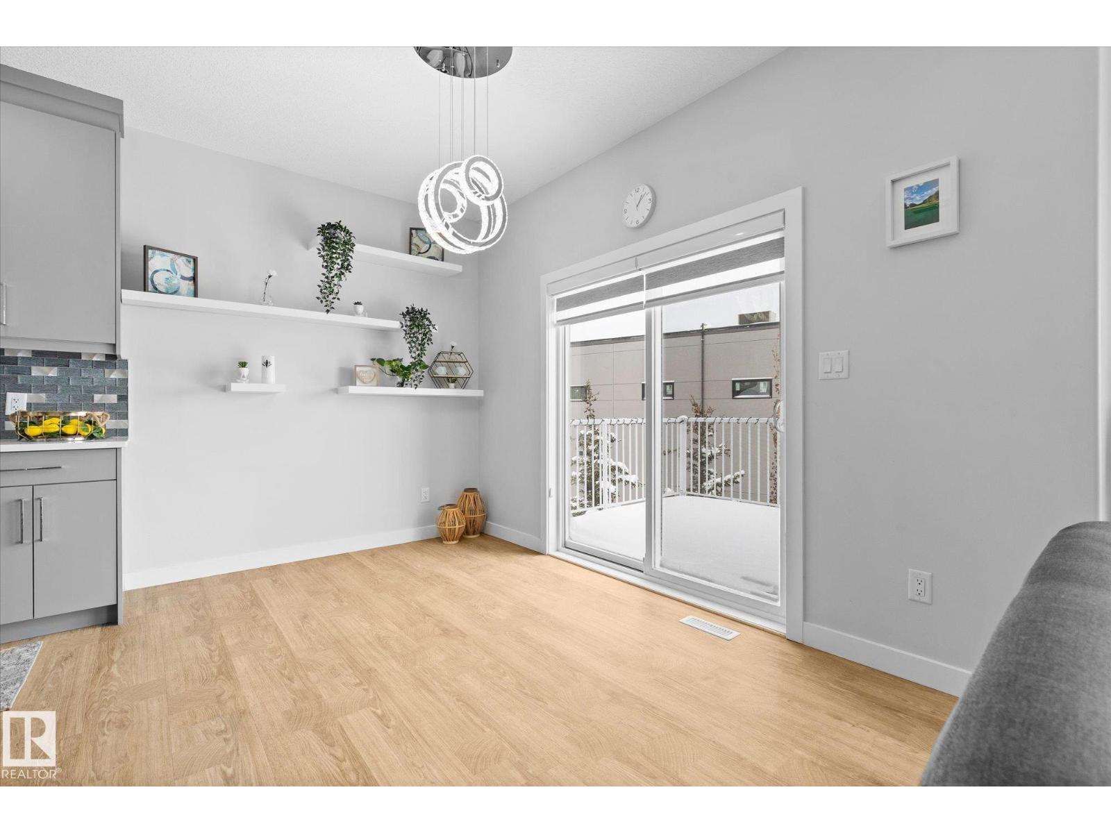 82 MEADOWLAND WY - 17