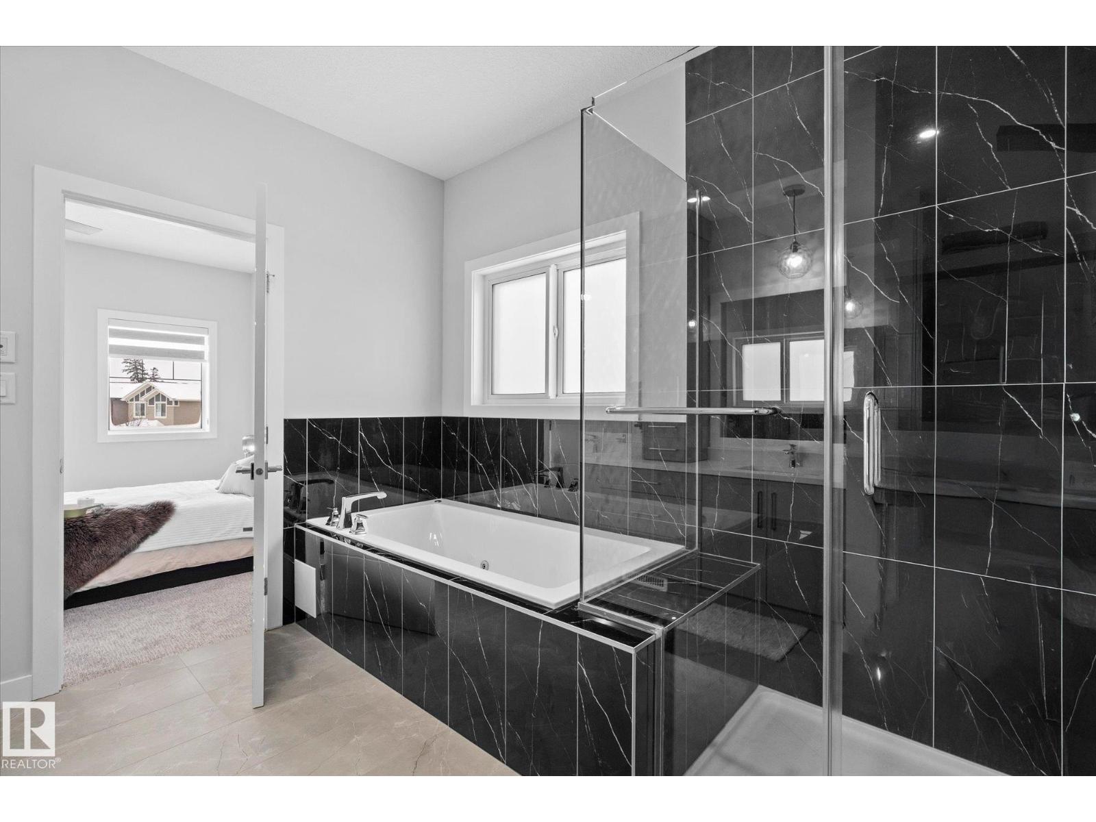 82 MEADOWLAND WY - 32