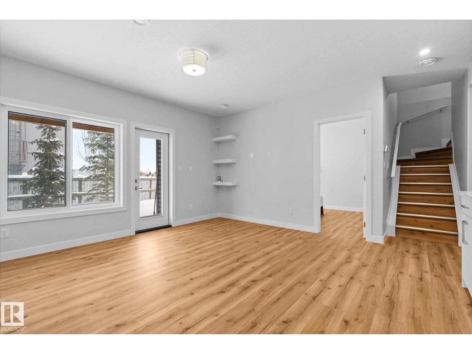82 MEADOWLAND WY - 40