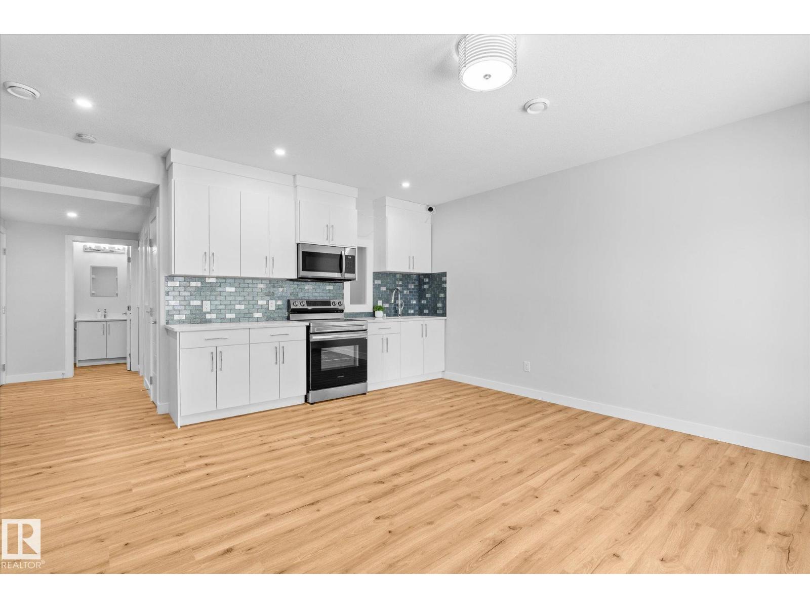 82 MEADOWLAND WY - 41