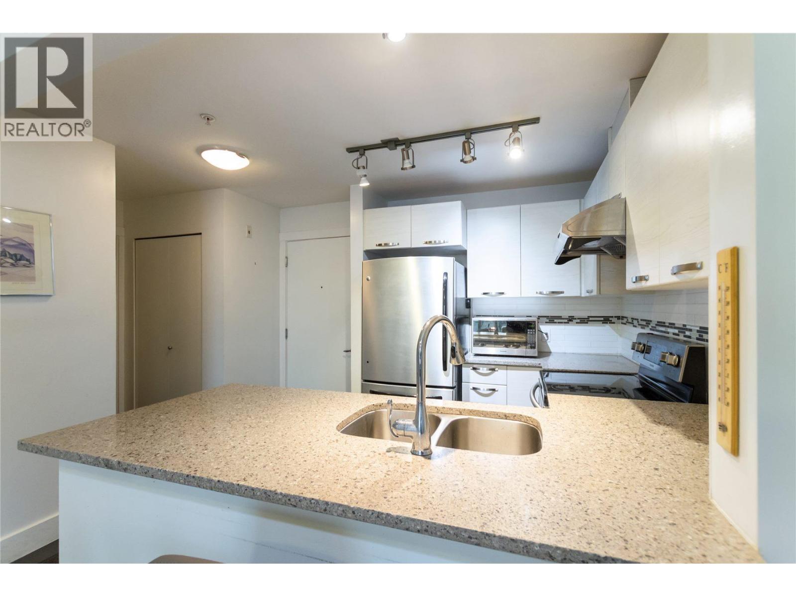 106 7428 BYRNEPARK WALK