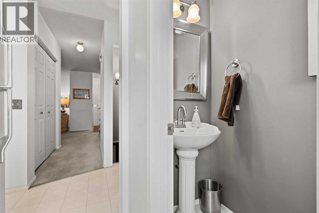 Single Family House for Sale in   Palliser Drive SW Oakridge Calgary 